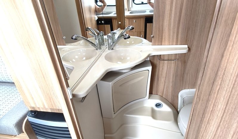 CARAVELAIR Antares 440 voll