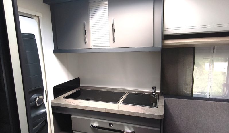 HOBBY DeLuxe 400 SFe, Neufahrzeug, Modell 2026 voll