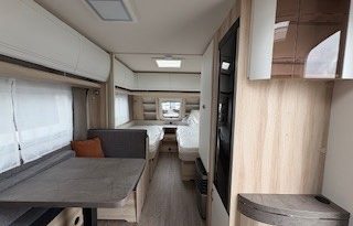 HOBBY De Luxe 460 SL, Neufahrzeug, Model 2026 voll