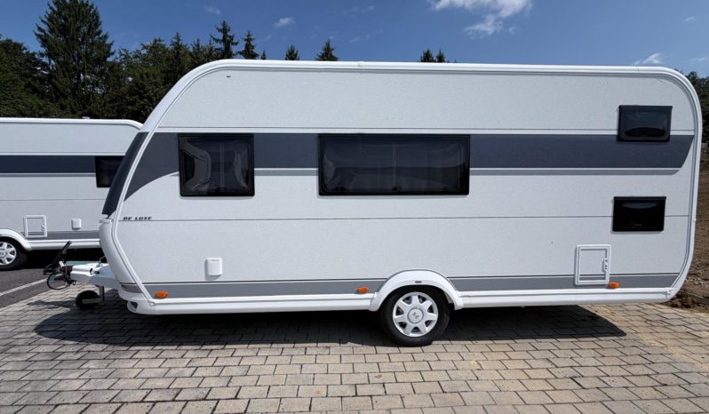 Hobby De Luxe 490 KMF, Neufahrzeug, Modell 2026 voll
