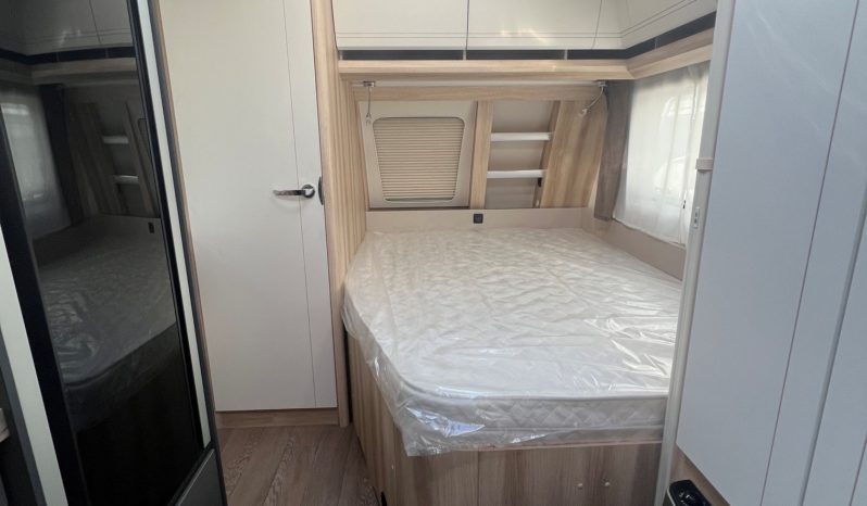 Hobby DeLuxe 460 UFe, Neufahrzeug, Modell 2026 voll