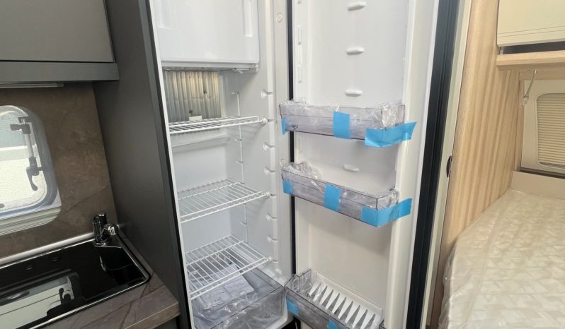 Hobby DeLuxe 460 UFe, Neufahrzeug, Modell 2026 voll